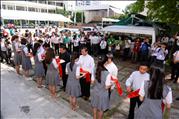 Cắt băng khánh thành phòng triển lãm