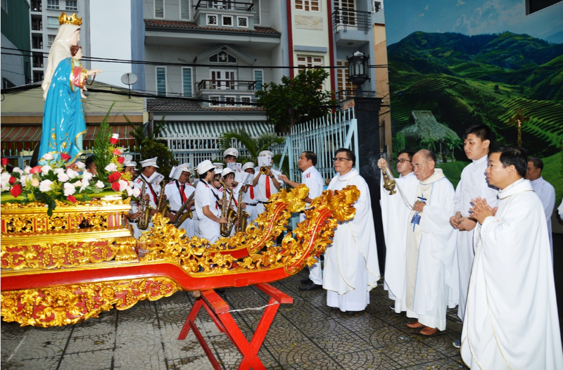 Giáo xứ Tân Thành: Mừng Lễ Đức Mẹ Mân Côi