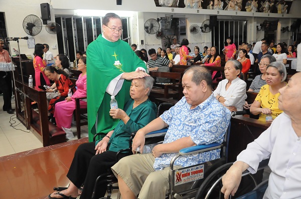 Caritas Sao  Mai - Chí Hòa: Mừng Mẹ Vô Nhiễm