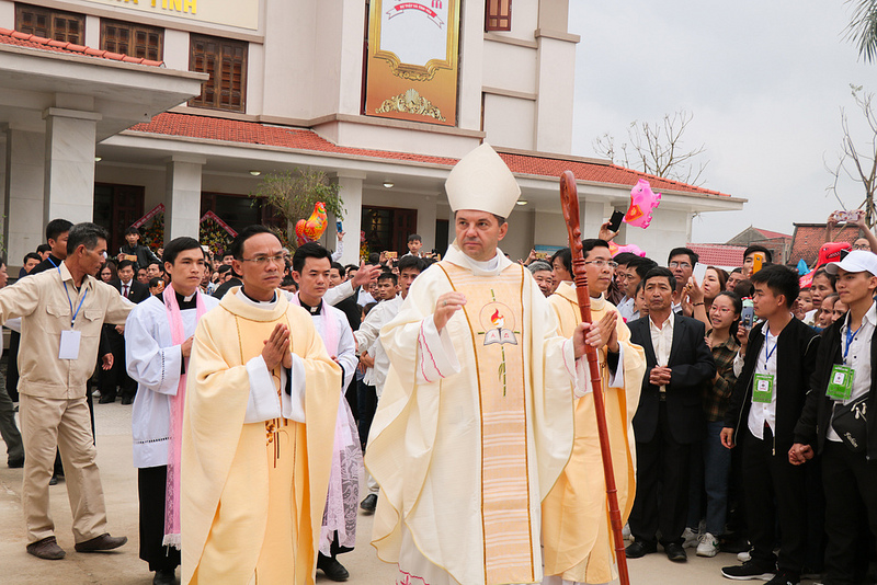 Tân Giáo phận Hà Tĩnh: Mừng ngày thành lập Giáo phận và khởi đầu sứ vụ của ĐGM Phaolô Nguyễn Thái Hợp