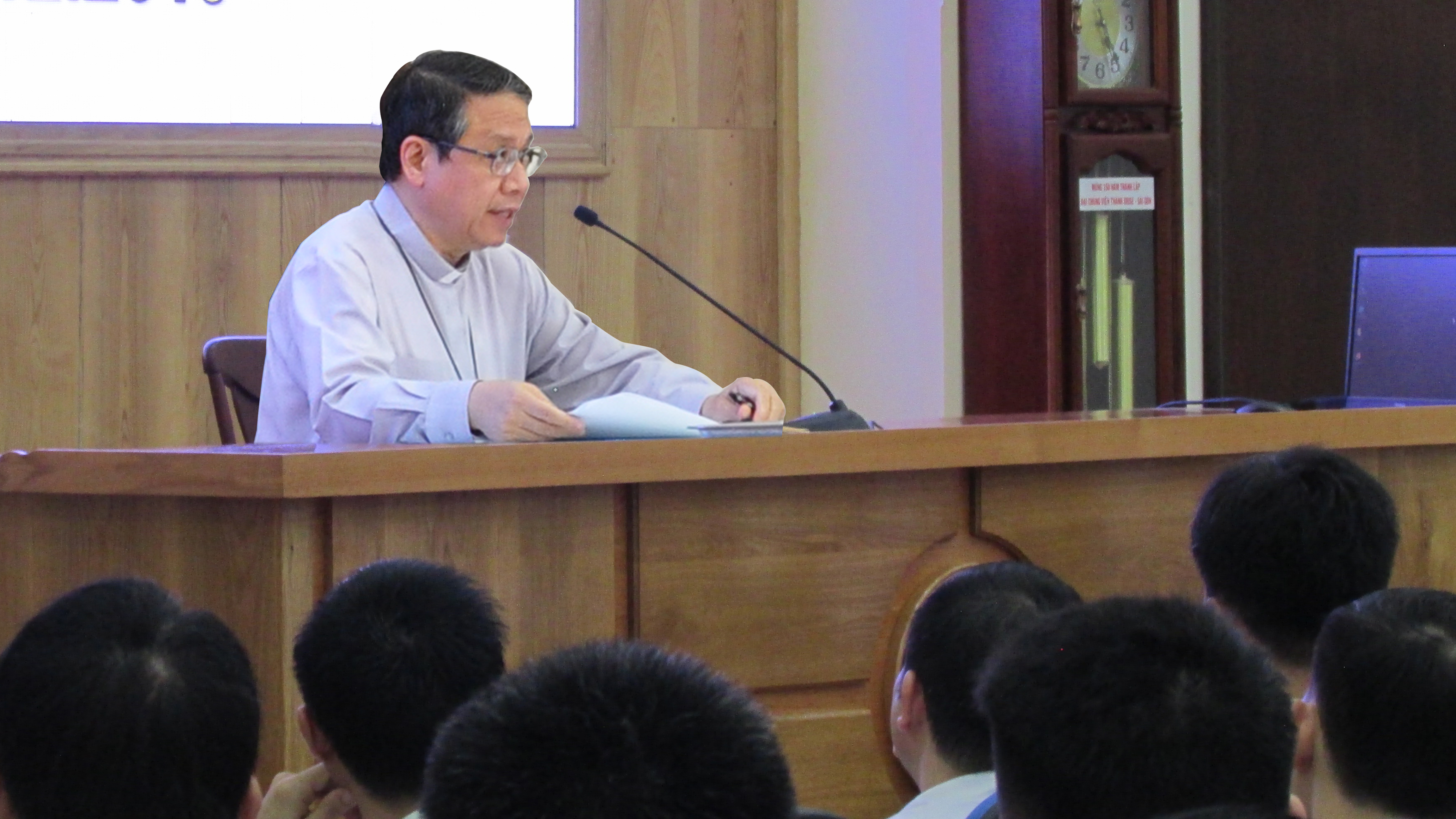 Đại chủng viện Thánh Giuse Sài Gòn: Giám mục Giáo phận Phan Thiết viếng thăm và huấn đức