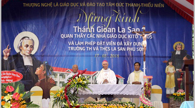 Ngôi Nhà Vật Chất và Ngôi Nhà Tinh thần