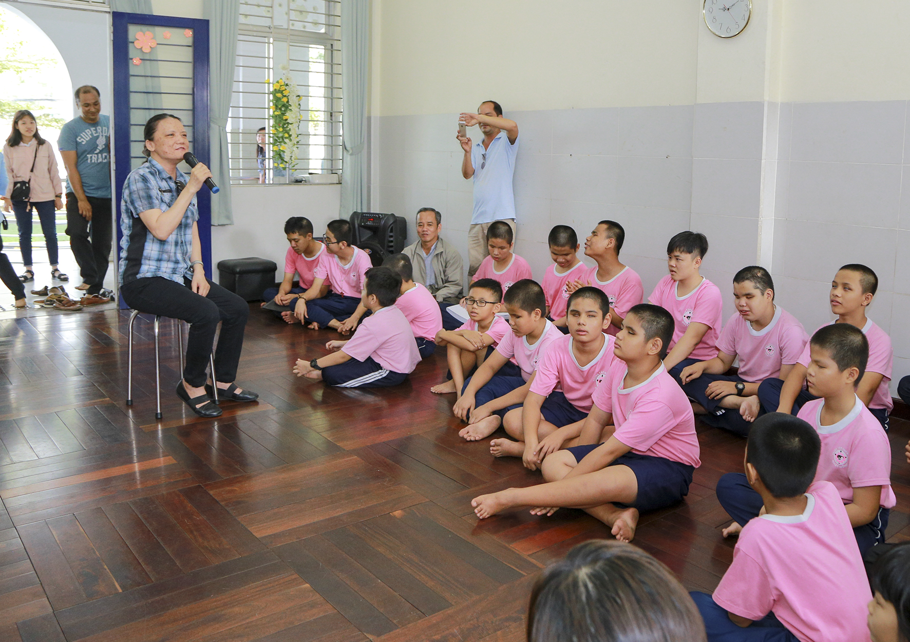 Thăm viếng các em khiếm thị của Mái ấm Nhật Hồng: 'Đôi mắt sáng từ trong trái tim'