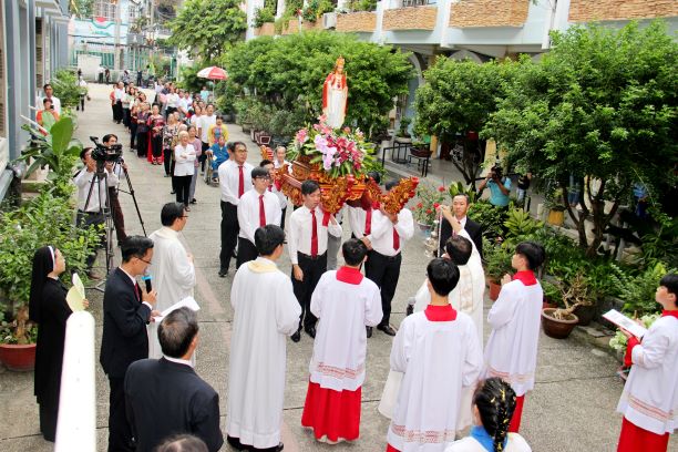 Giáo xứ Bùi Phát: Lễ kính Chúa Kitô Vua Vũ Trụ - Bổn mạng giáo xứ bậc I ngày 22-11-2020