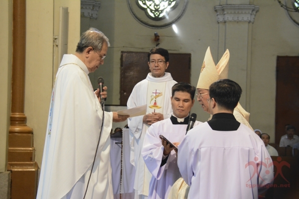 Thánh lễ Nhậm chức Chánh sở Nhà thờ Chính Tòa Đức Bà Sài Gòn
