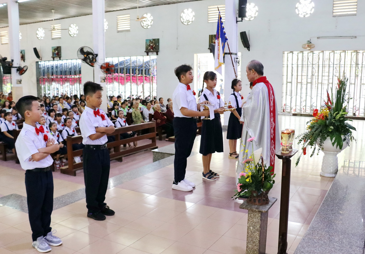 Giáo xứ Nam Hưng: Hồng ân Thánh Thể