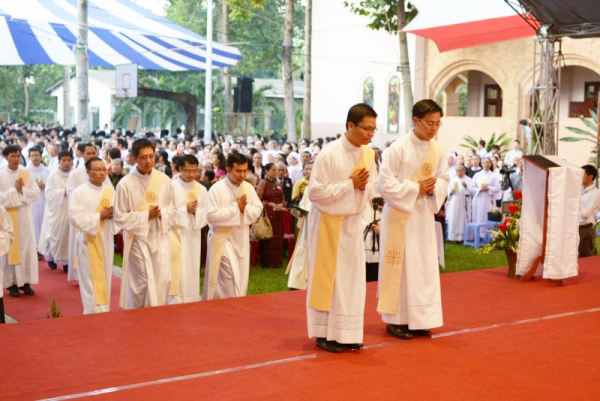 Bài giảng Thánh lễ Phong chức Linh mục Dòng Tên Việt Nam (21.08.2014)