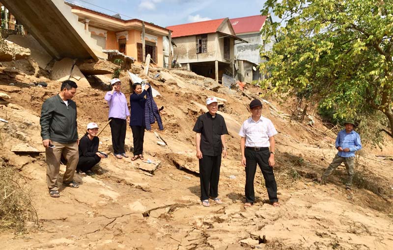 Caritas Tgp Sài Gòn: Hành trình thương về miền Trung (ngày thứ hai) - Thăm gx Minh Cầm, Tân Hội, Thanh Thủy, Yên Giang