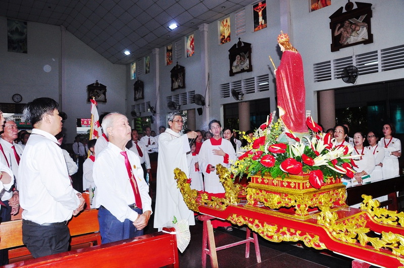 Giáo hạt Tân Sơn Nhì: Gia đình Phạt tạ Thánh Tâm Chúa Giêsu mừng bổn mạng