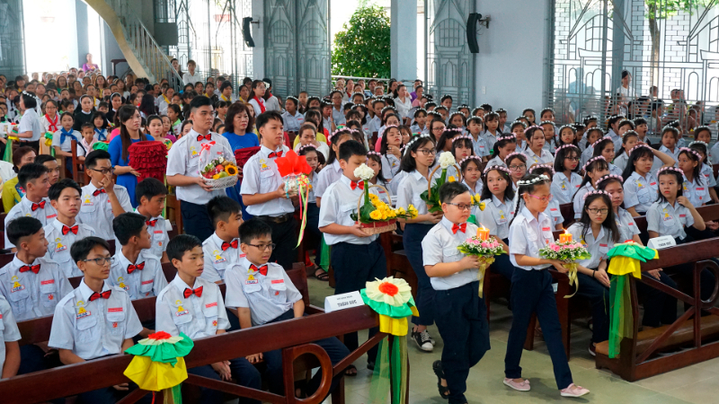 Giáo xứ Bình Chiểu: Thánh lễ Thêm Sức